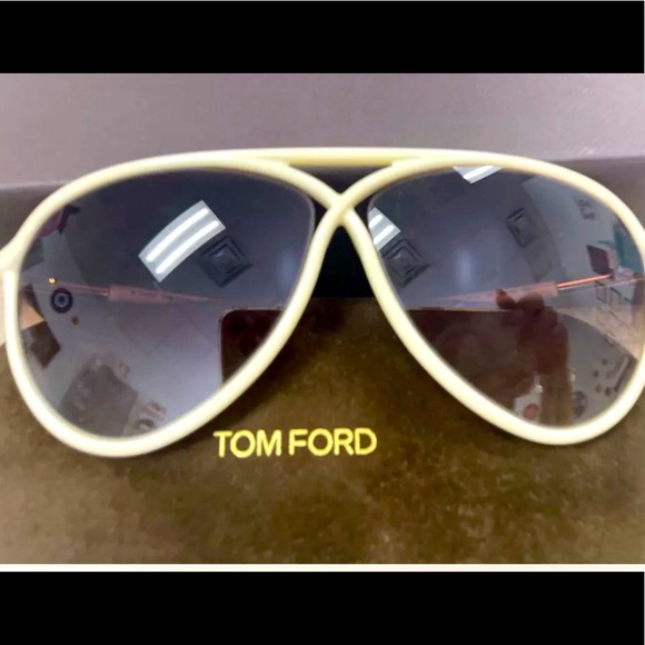 🔥🔥TOM FORD🔥🔥AVIATOR SUNNIES🔥🔥